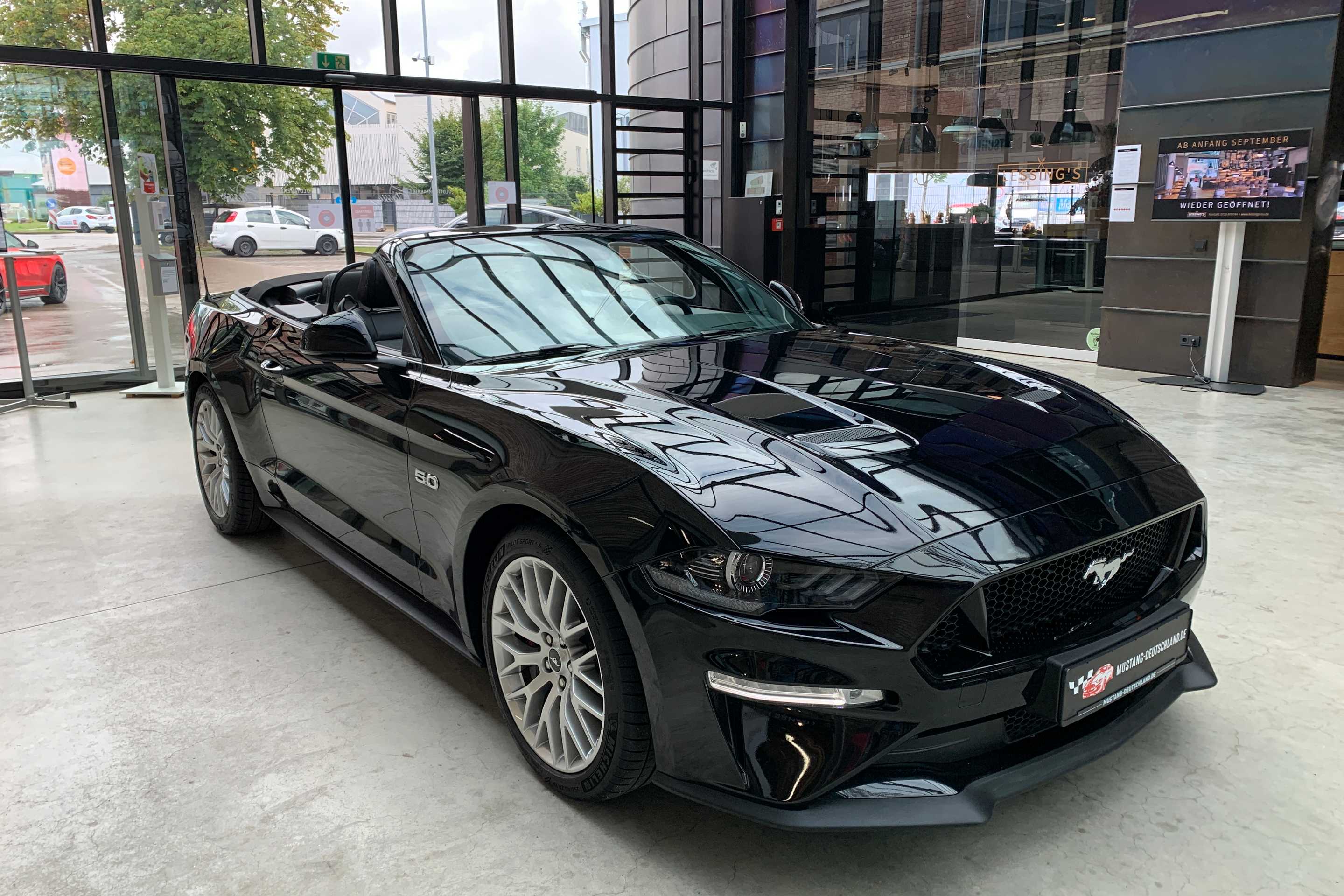 Ford Mustang (GT 5.0 Convertible Premium1*1.Hand)