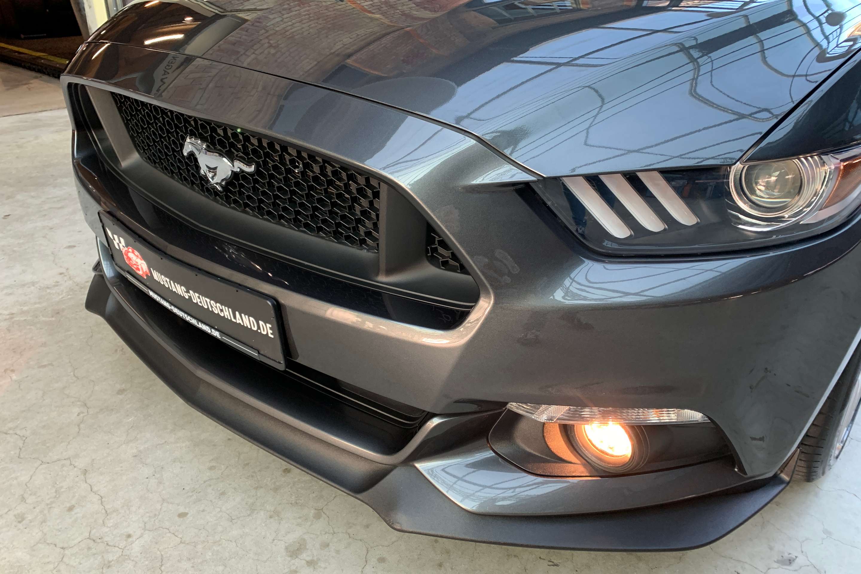 Ford Mustang (GT 5.0 Fastback Premium1*1.Hand)