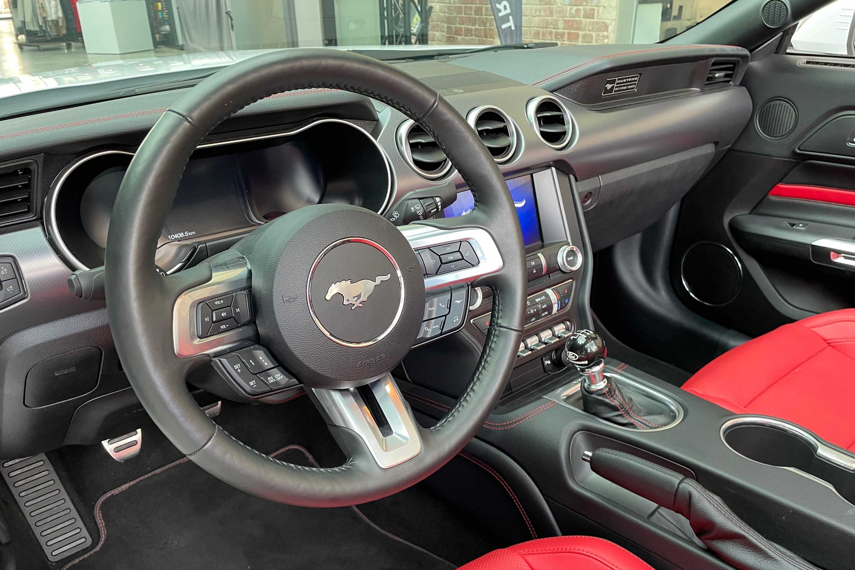 Ford Mustang (GT 5.0 Convertible Premium 2*Leder-Rot)