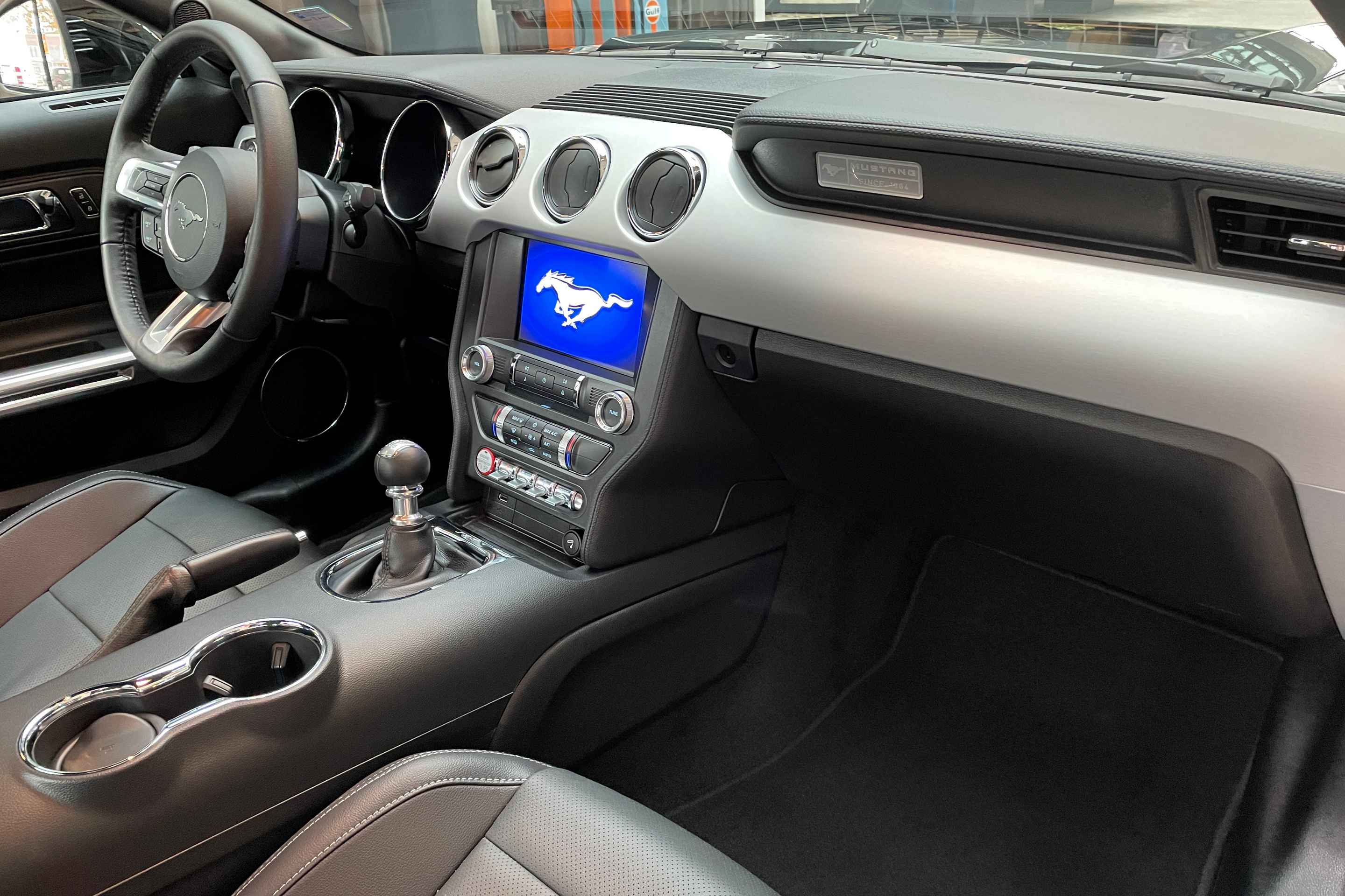 Ford Mustang (GT 5.0 Fastback NAVI|SYNC3|Carplay|COC)